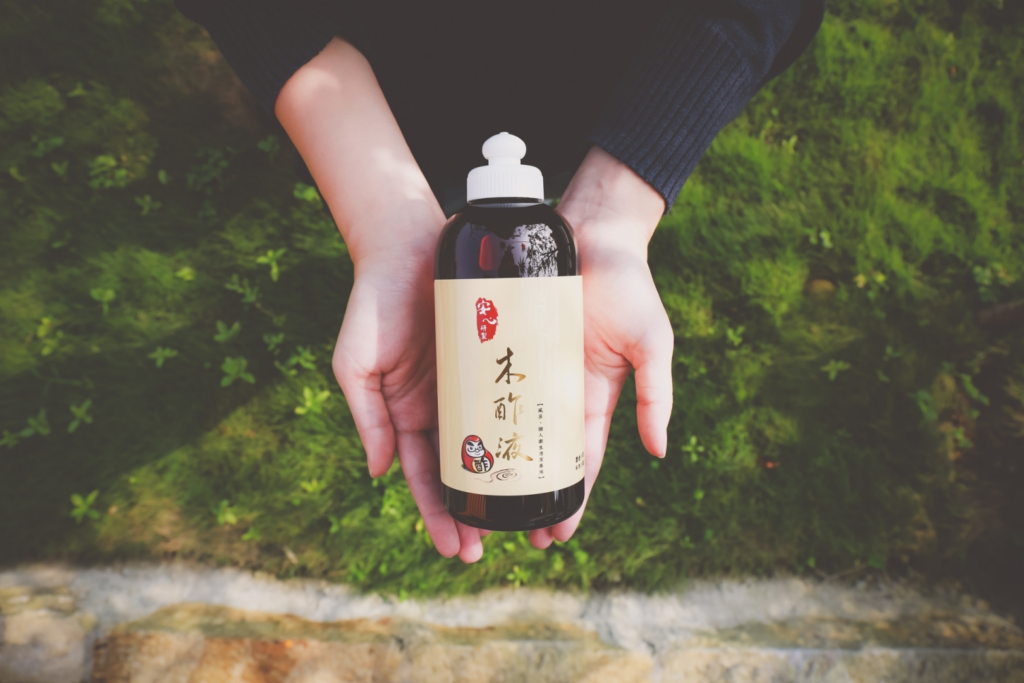 ▲圖/「木酢達人」為台灣在地品牌，提供安全無毒經SGS抗菌認證的木酢原液及木酢產品